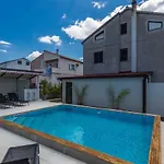 Katina Apartment With Private Pool * Zadar