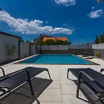 Apartman Katina Apartment With Private Pool