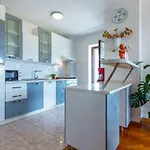 Katina Apartment With Private Pool Apartman