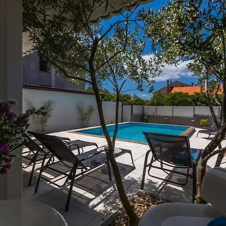 Katina Apartment With Private Pool *