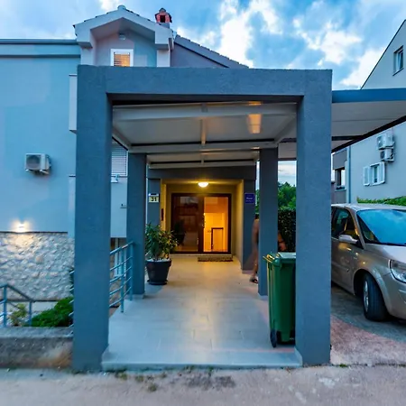 Katina Apartment With Private Pool * Zadar