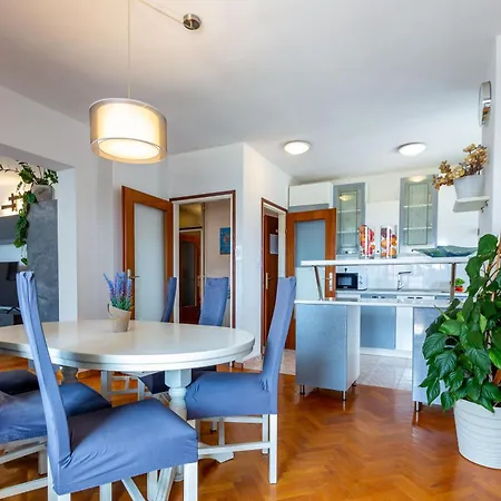 Katina Apartment With Private Pool *