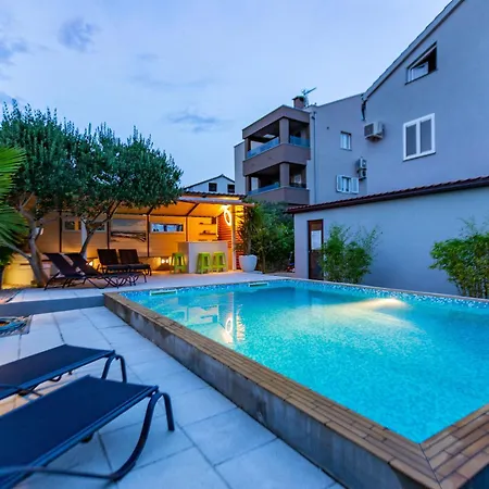 Katina Apartment With Private Pool