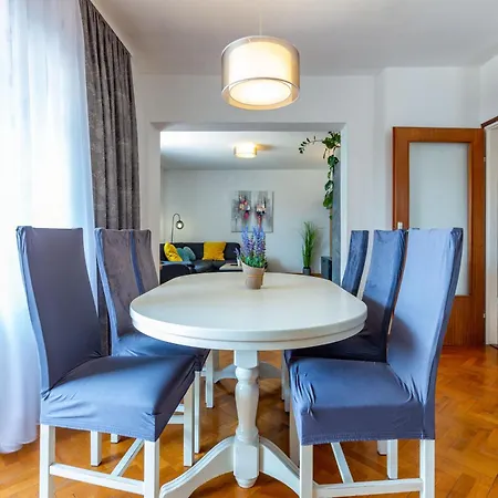 Katina Apartment With Private Pool Apartment Zadar
