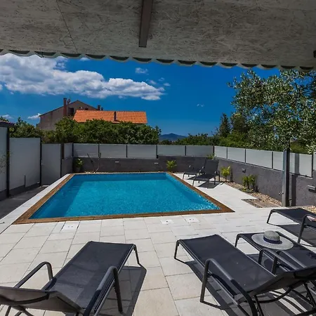 Katina With Private Pool * Zadar