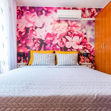 דירה Katina With Private Pool