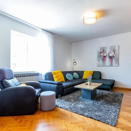 Katina With Private Pool * 扎达尔