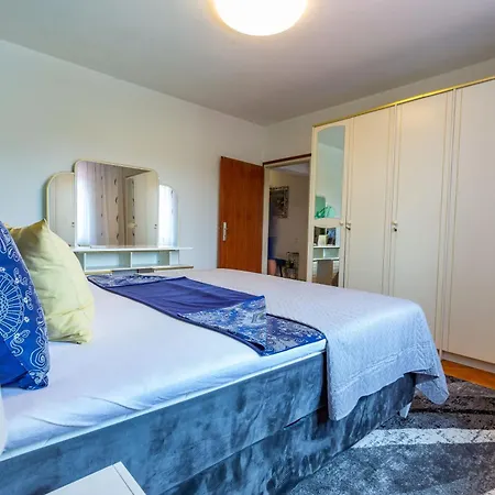 דירה Katina With Private Pool