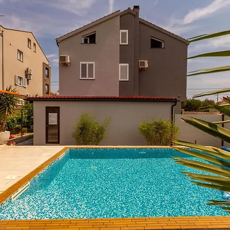 Katina With Private Pool Zadar