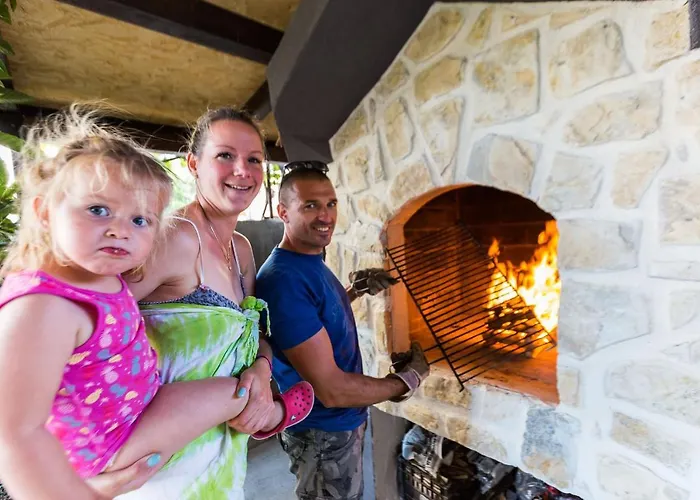 Katina With Private Pool 公寓