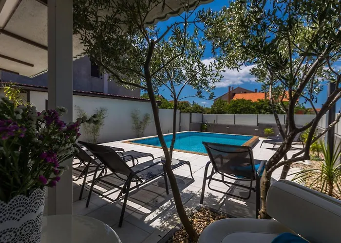 Katina With Private Pool *