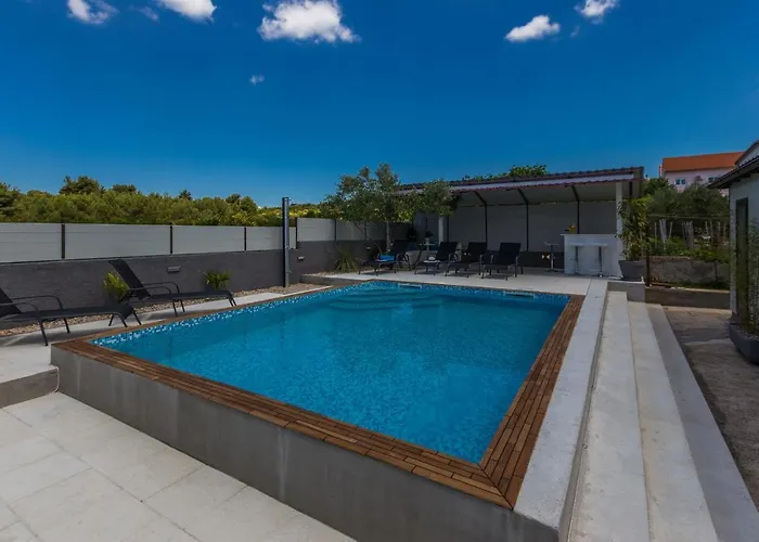 Katina With Private Pool Апартаменты