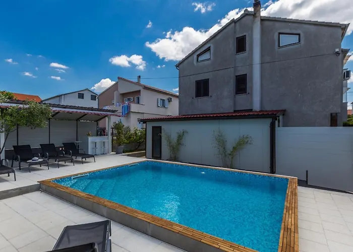 Katina With Private Pool * 扎达尔