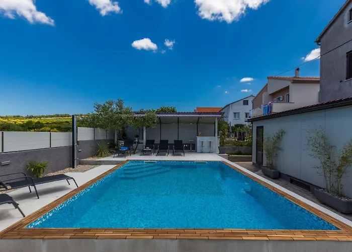 Katina With Private Pool Апартаменты