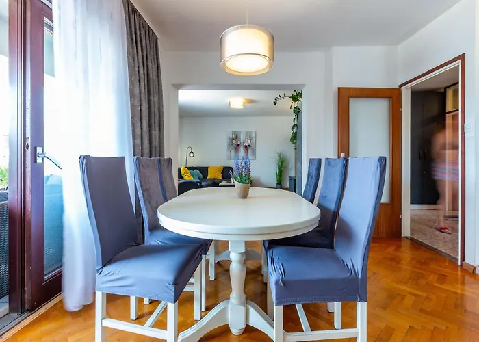 Katina With Private Pool 公寓 扎达尔